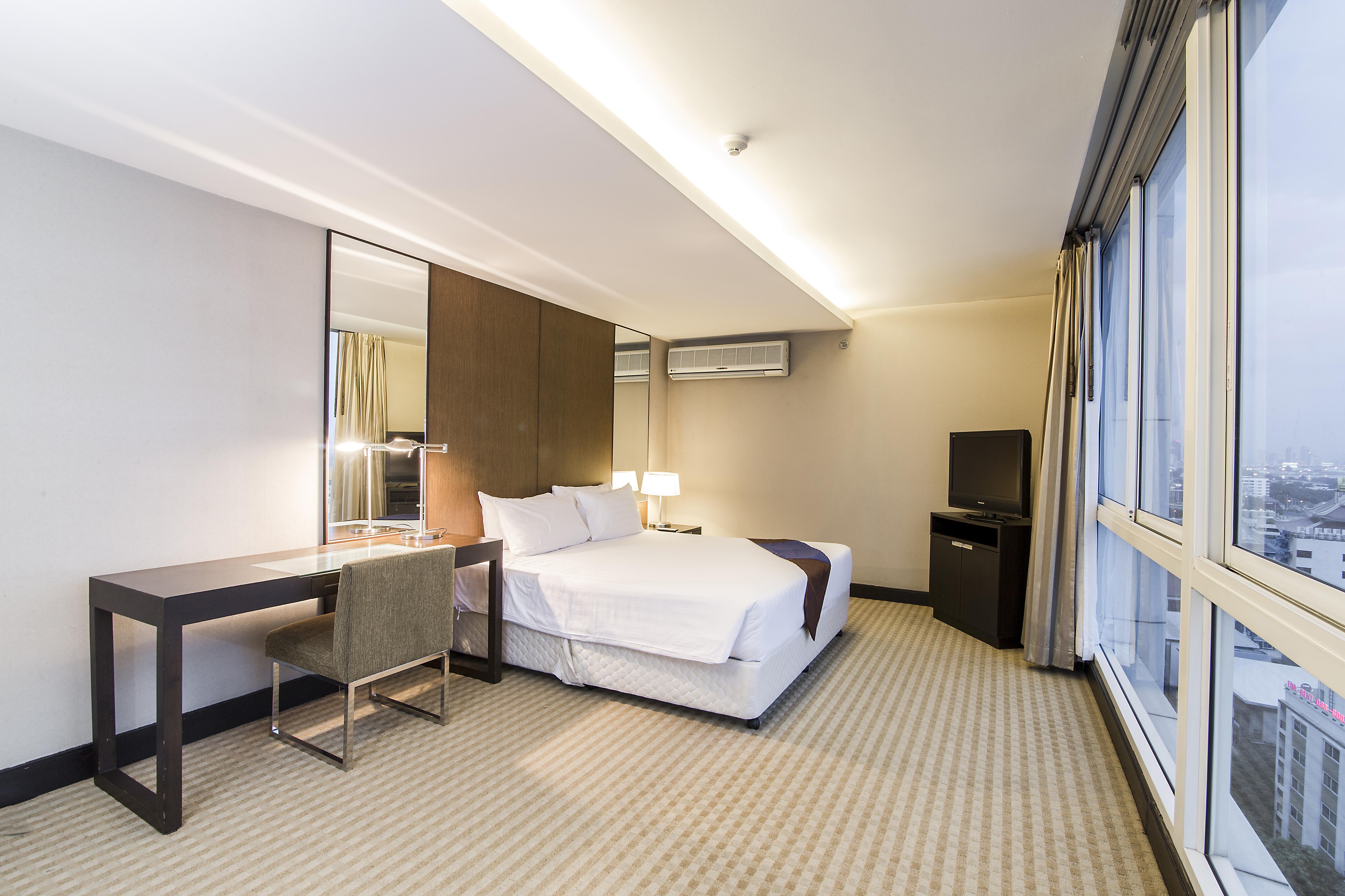 The Narathiwas Hotel & Residence Sathorn Bangkok Exterior foto