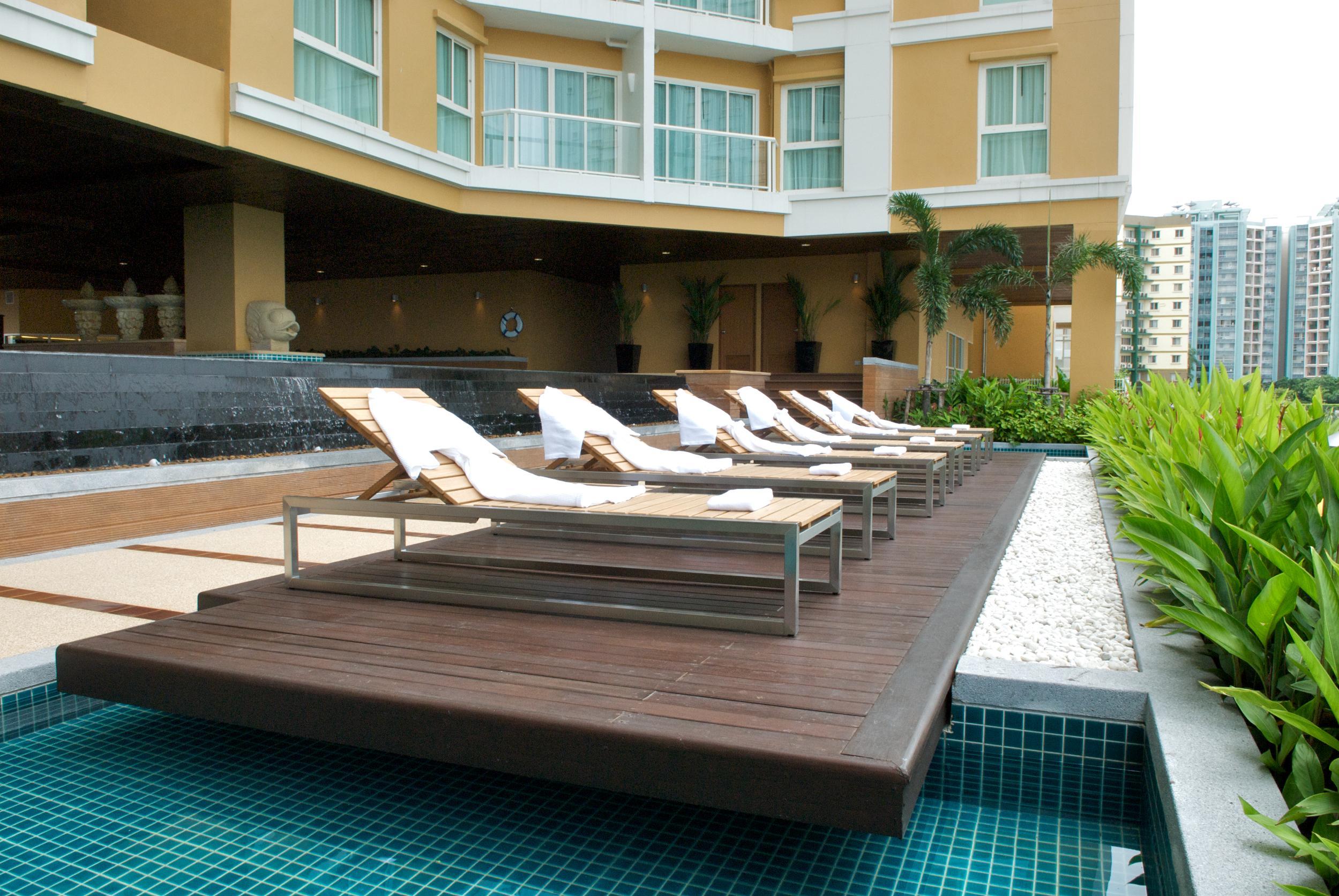 The Narathiwas Hotel & Residence Sathorn Bangkok Exterior foto