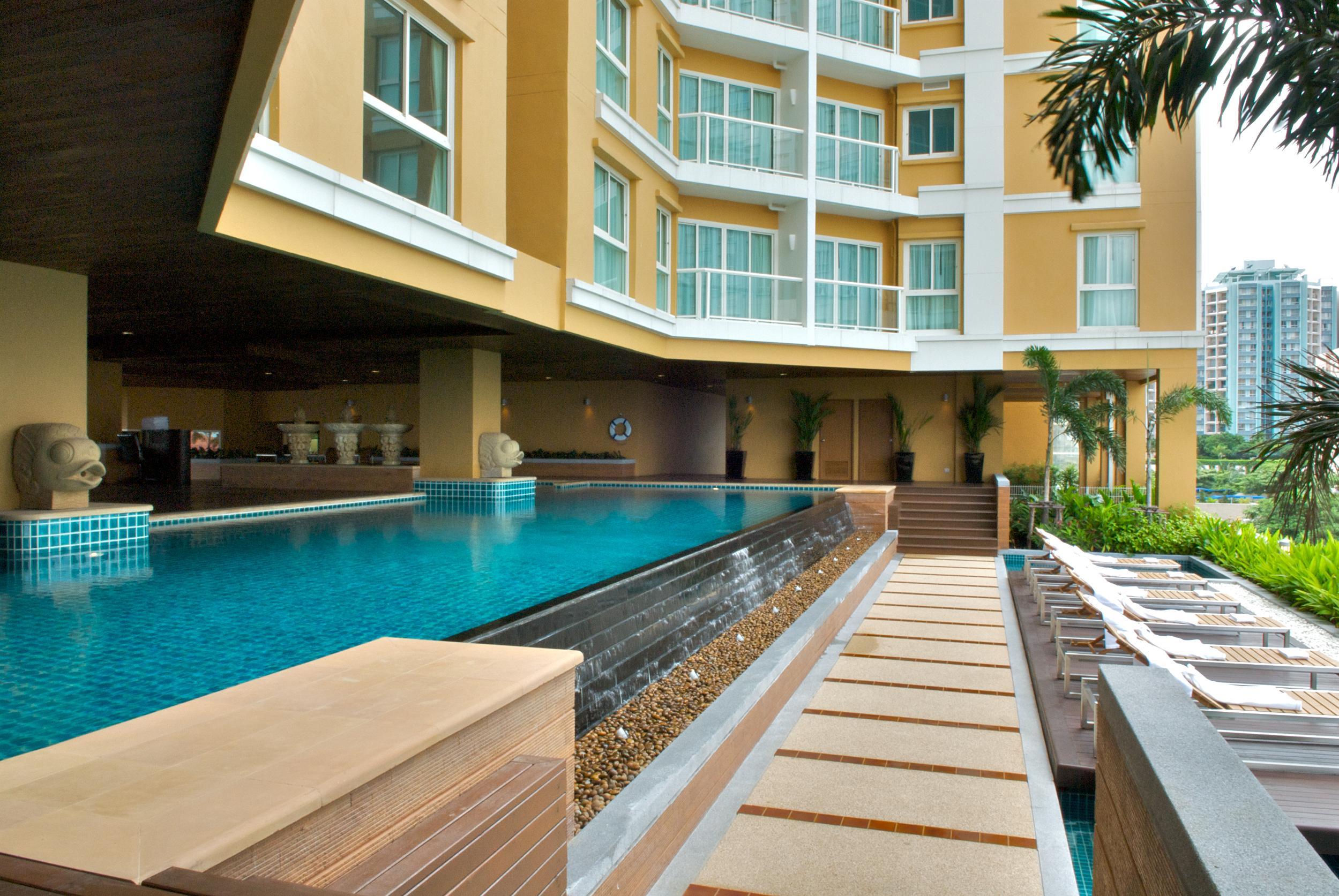 The Narathiwas Hotel & Residence Sathorn Bangkok Exterior foto