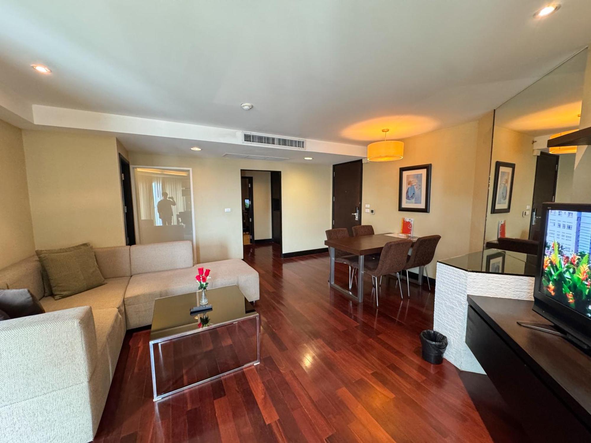 The Narathiwas Hotel & Residence Sathorn Bangkok Exterior foto