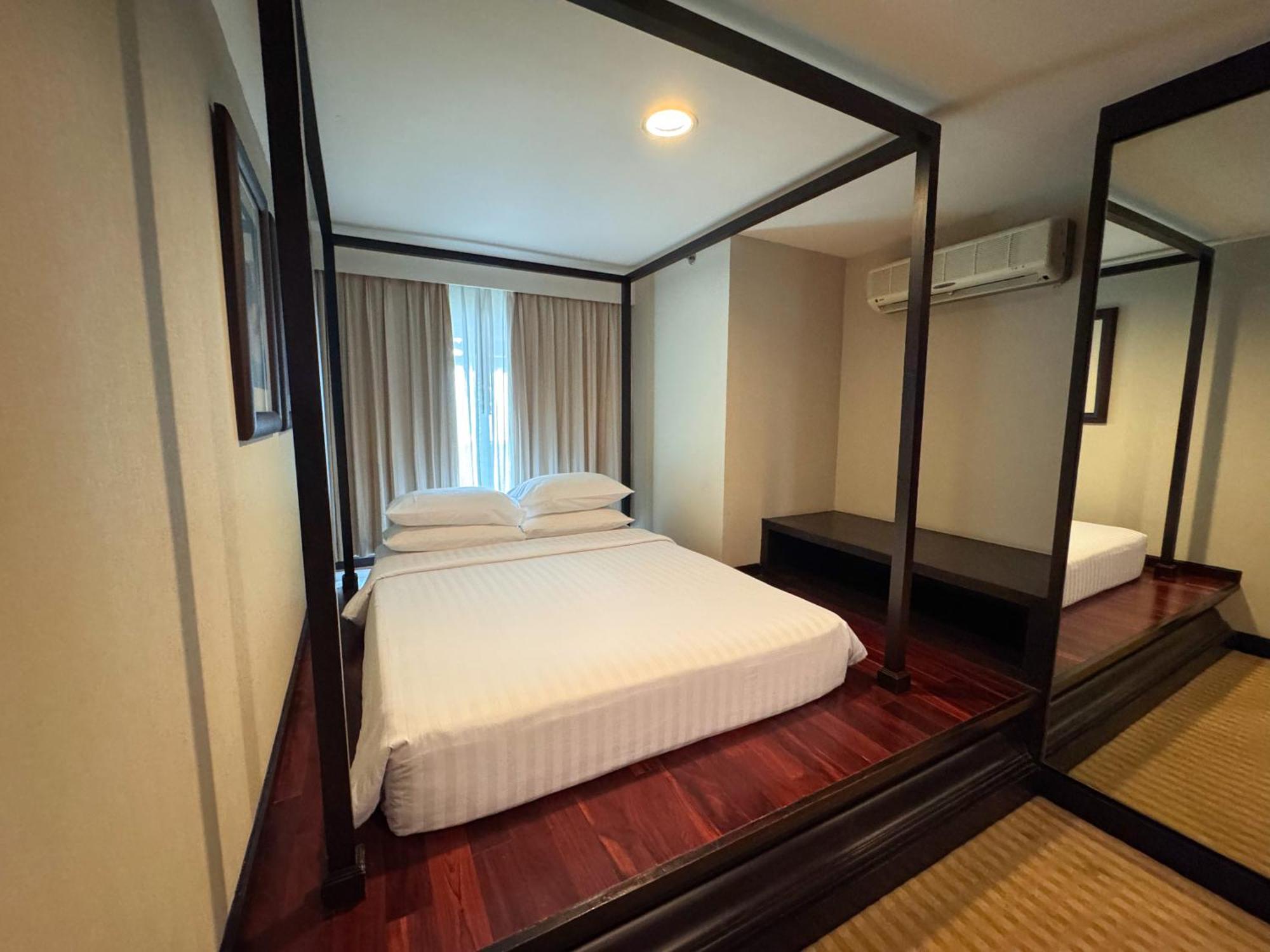 The Narathiwas Hotel & Residence Sathorn Bangkok Exterior foto