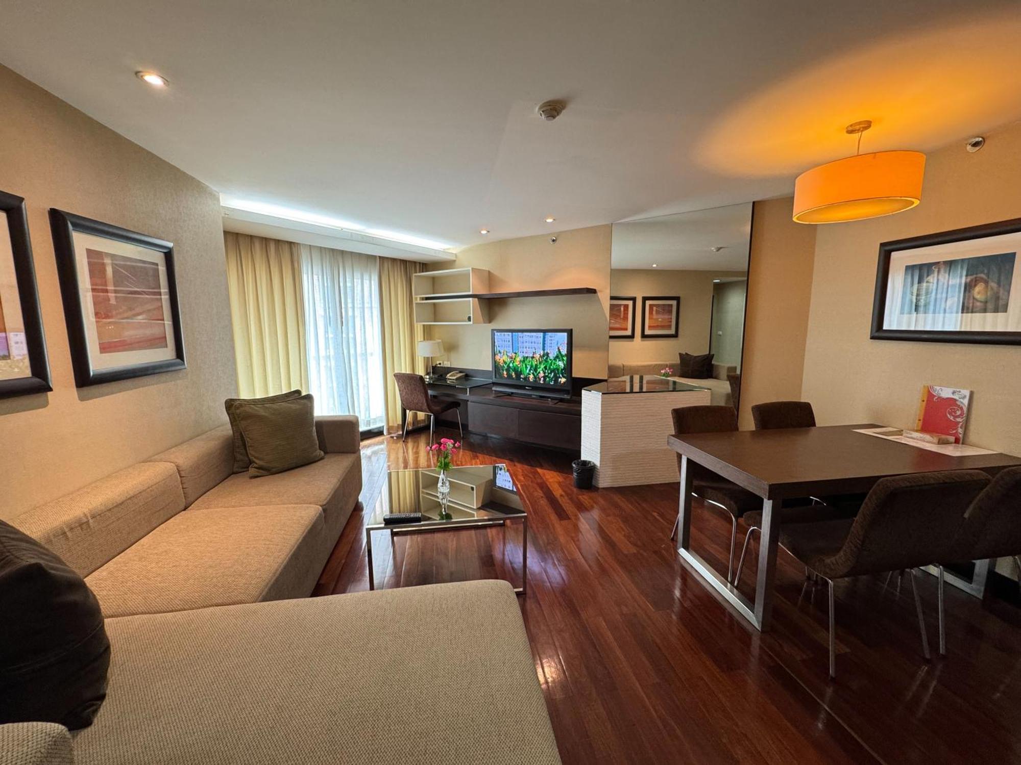 The Narathiwas Hotel & Residence Sathorn Bangkok Exterior foto