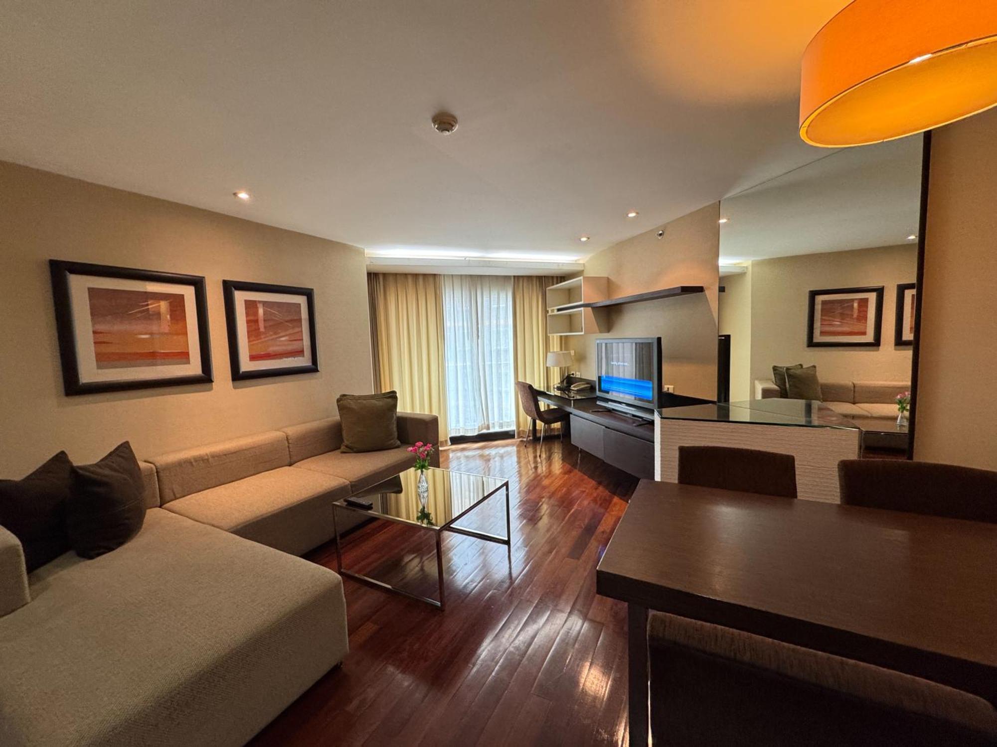 The Narathiwas Hotel & Residence Sathorn Bangkok Exterior foto