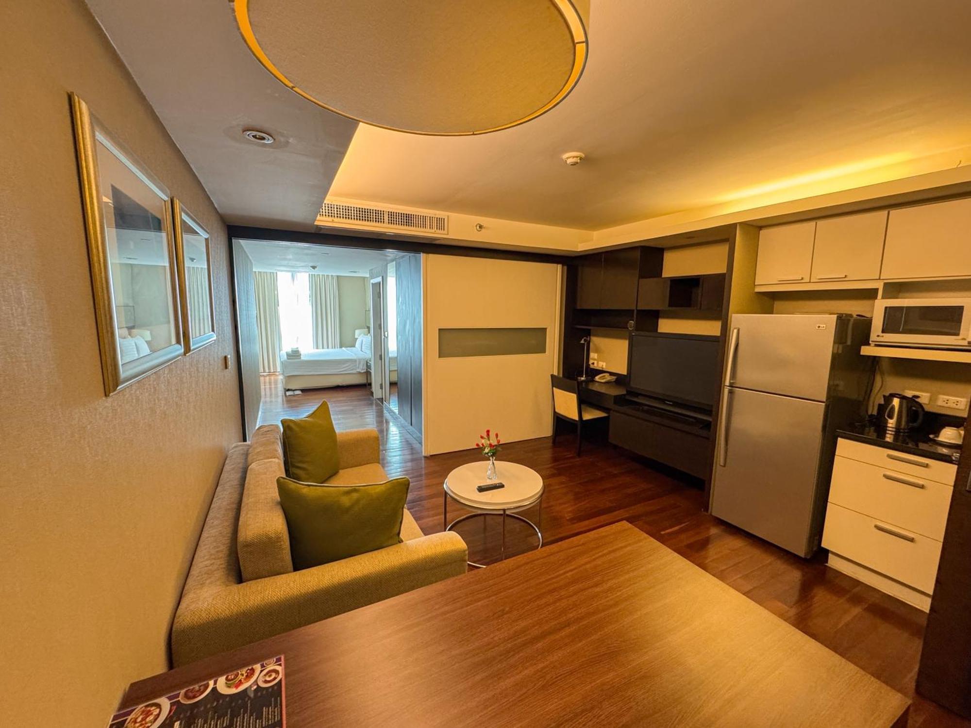 The Narathiwas Hotel & Residence Sathorn Bangkok Exterior foto