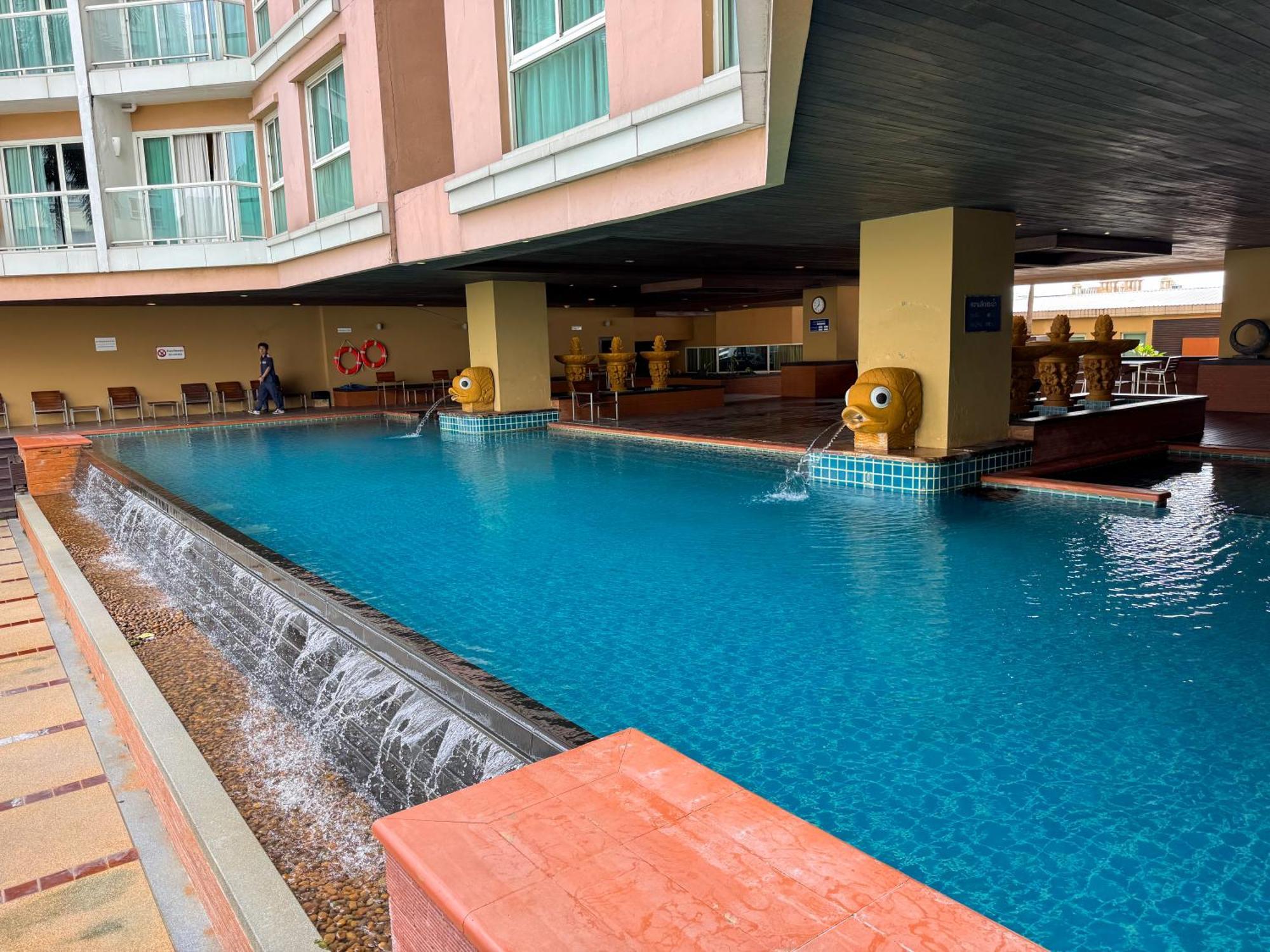 The Narathiwas Hotel & Residence Sathorn Bangkok Exterior foto