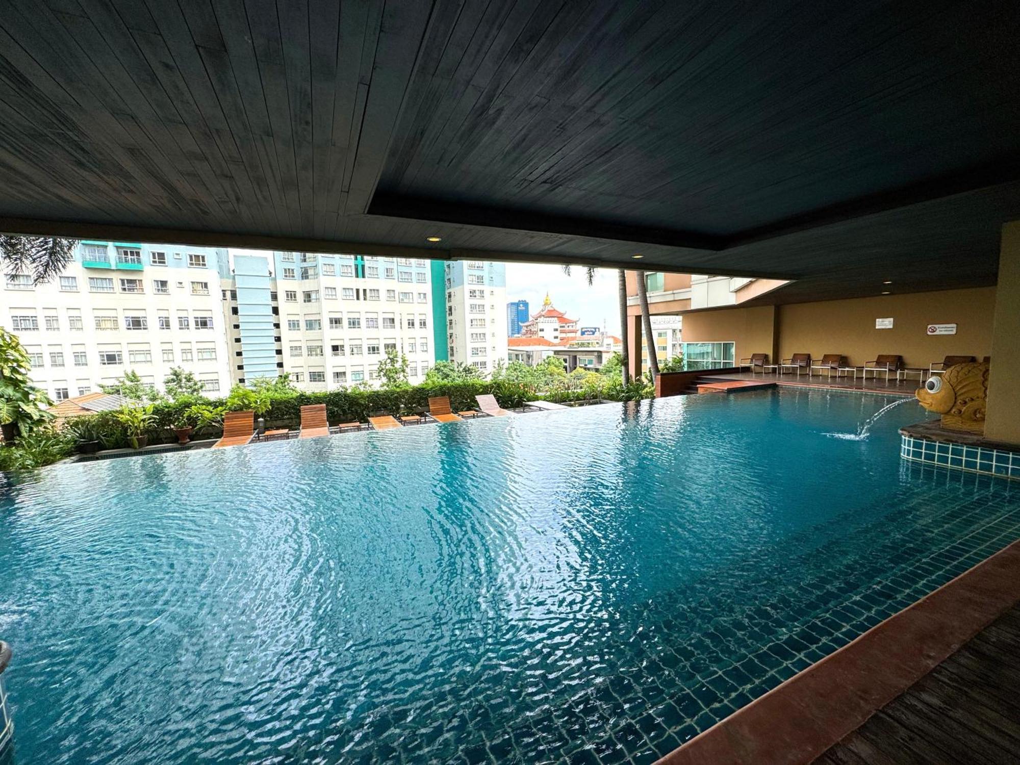 The Narathiwas Hotel & Residence Sathorn Bangkok Exterior foto