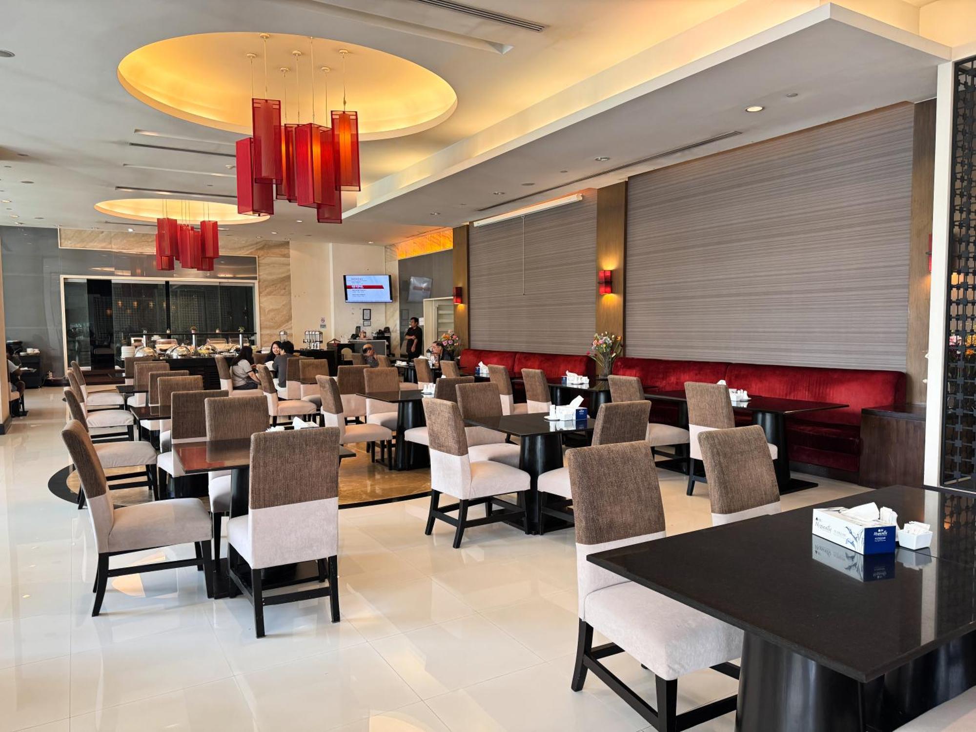 The Narathiwas Hotel & Residence Sathorn Bangkok Exterior foto