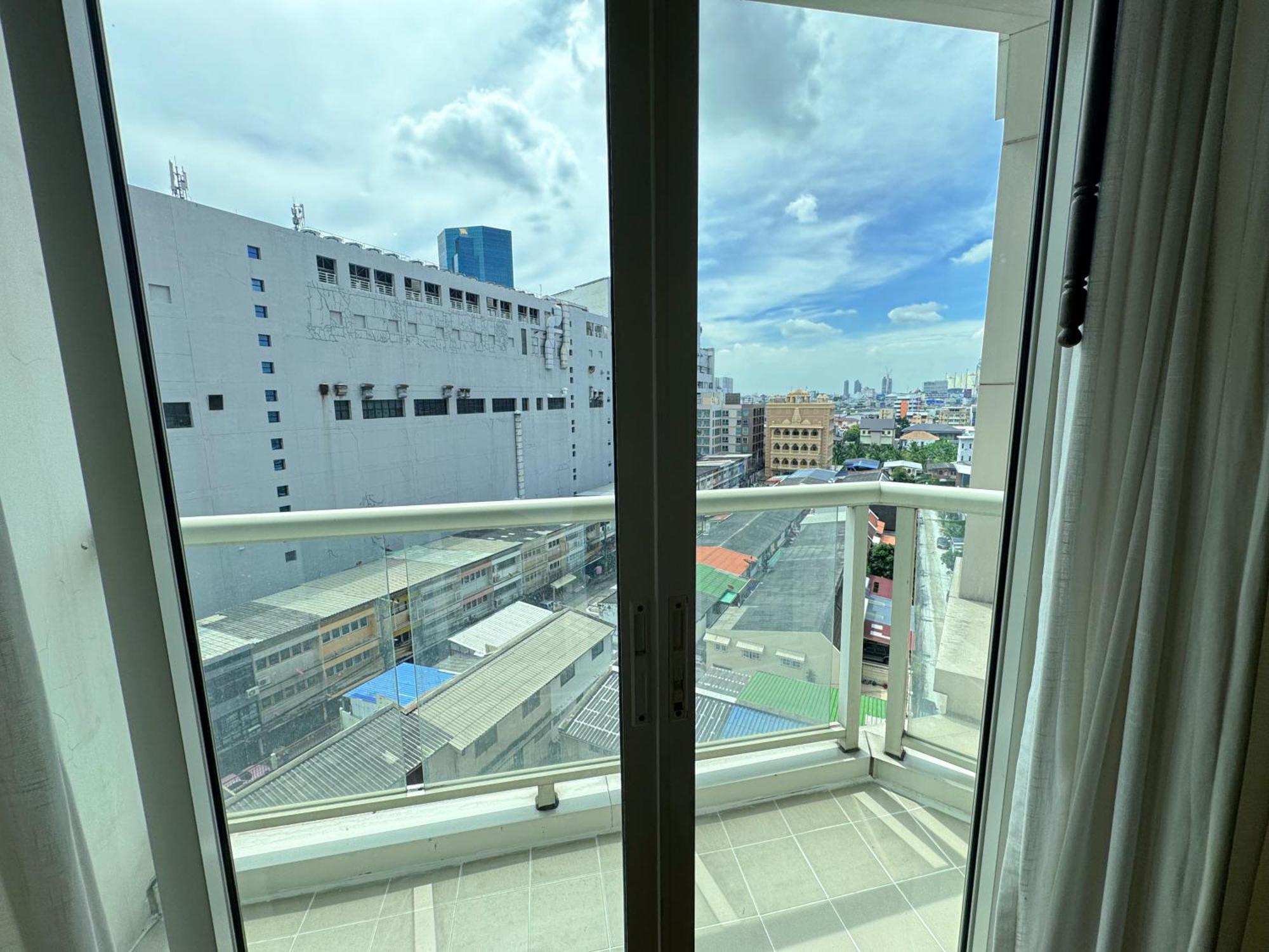 The Narathiwas Hotel & Residence Sathorn Bangkok Exterior foto