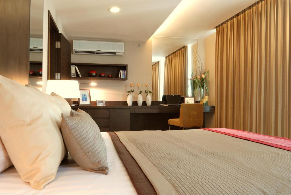 The Narathiwas Hotel & Residence Sathorn Bangkok Exterior foto