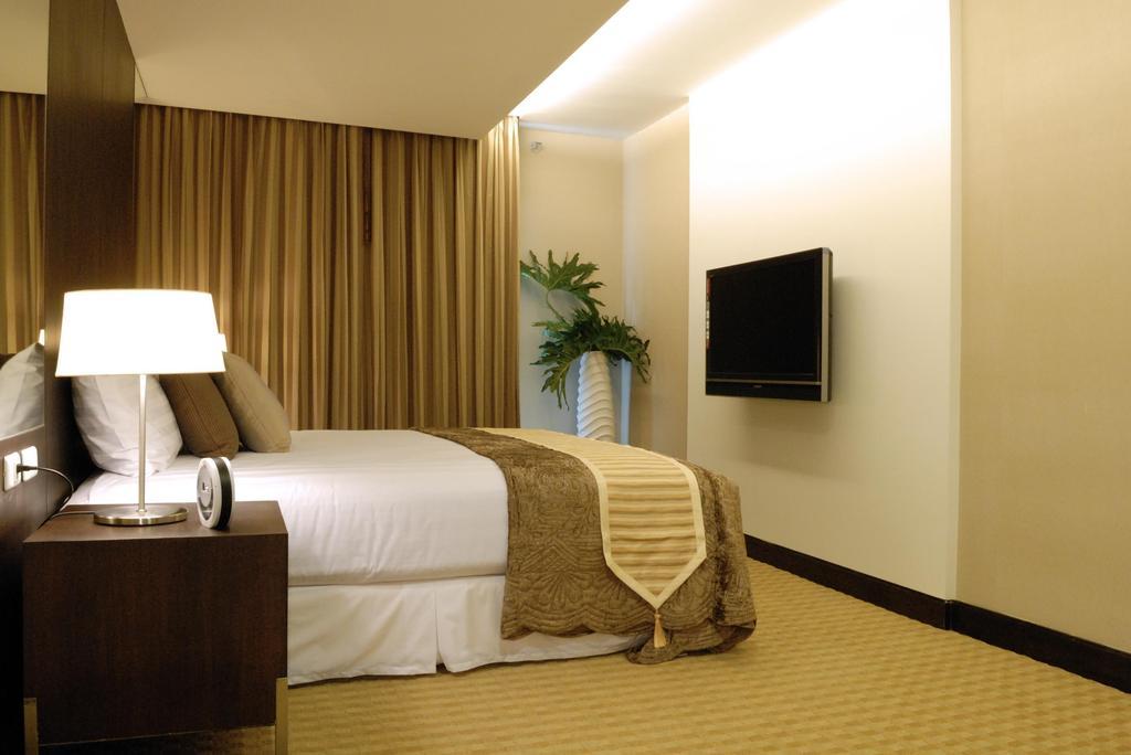 The Narathiwas Hotel & Residence Sathorn Bangkok Exterior foto