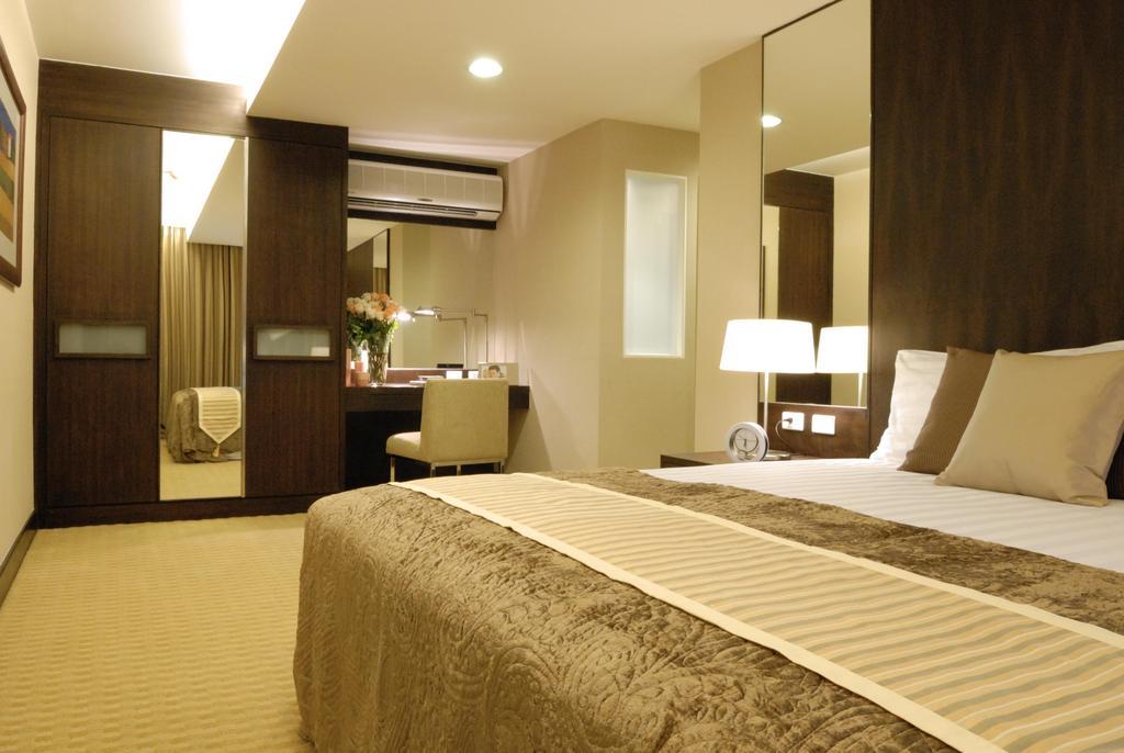 The Narathiwas Hotel & Residence Sathorn Bangkok Exterior foto