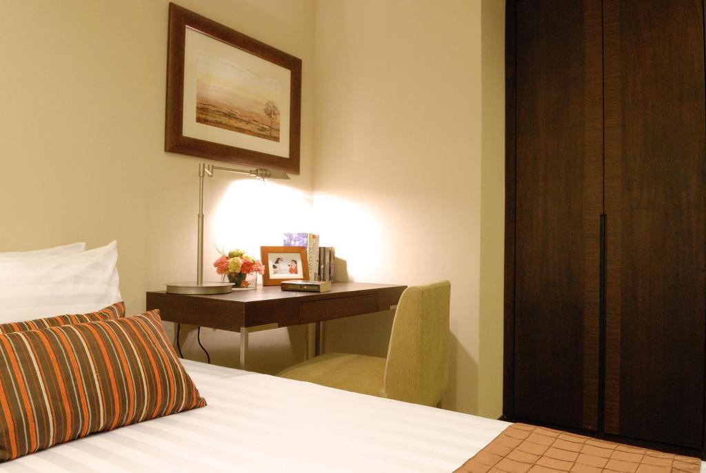 The Narathiwas Hotel & Residence Sathorn Bangkok Exterior foto